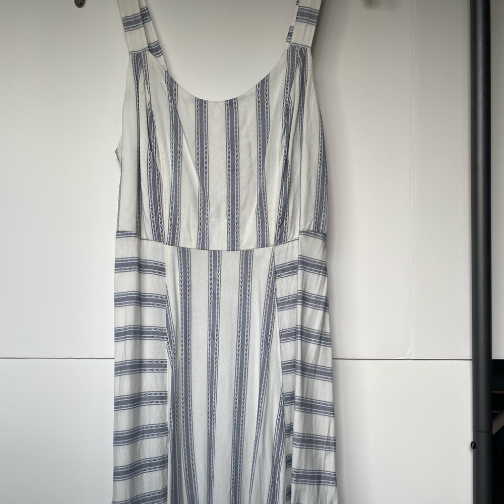 SO Scoop Neck White/Blue Striped Midi Sundress